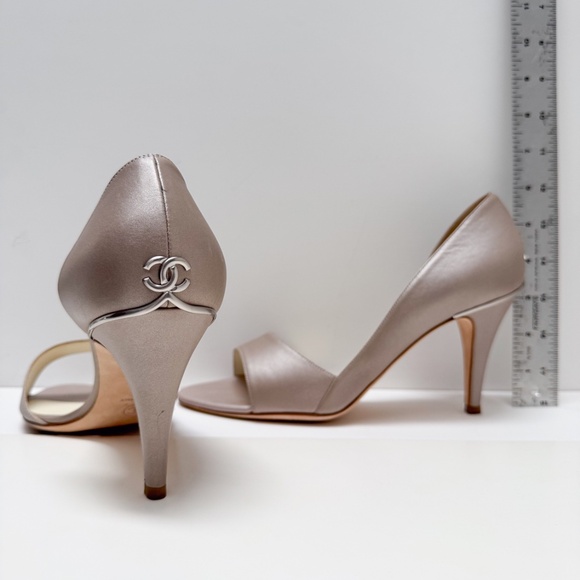 Genuine Chanel heels - taupe size 39/ 9B - Picture 7 of 12